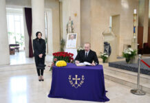 Prezident İlham Əliyev Bakıdakı Müqəddəs Məryəm Ana katolik kilsəsində olub, Roma Papası Fransiskin vəfatı ilə əlaqədar başsağlığı verib Azərbaycan Respublikasının Prezidenti İlham Əliyev və birinci xanım Mehriban Əliyeva aprelin 25-də Bakıdakı Müqəddəs Məryəm Ana katolik kilsəsində olub, Roma Papası Fransiskin vəfatı ilə əlaqədar başsağlığı veriblər