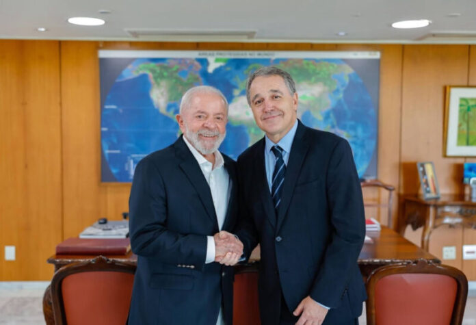 Braziliya Prezidenti Luis İnasio Lula da Silva və sahibkar Den Yoşpe