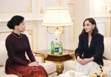 Azərbaycanın birinci xanımı Mehriban Əliyevanın Vyetnam Kommunist Partiyasının Mərkəzi Komitəsinin Baş katibinin xanımı ilə görüşü olub Azərbaycan Respublikasının birinci xanımı Mehriban Əliyevanın Vyetnam Sosialist Respublikası Kommunist Partiyasının Mərkəzi Komitəsinin Baş katibinin xanımı No Fon Li ilə görüşü