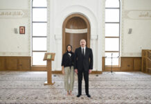 Prezident İlham Əliyev və birinci xanım Mehriban Əliyeva Şuşa rayonunun Daşaltı kənd məscidinin açılışında iştirak ediblər Prezident İlham Əliyev və birinci xanım Mehriban Əliyeva Şuşa rayonunun Daşaltı kənd məscidinin açılışında iştirak ediblər