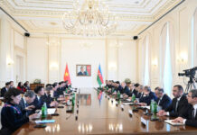 Prezident İlham Əliyevin Vyetnam Kommunist Partiyasının Mərkəzi Komitəsinin Baş katibi ilə geniş tərkibdə görüşü keçirilib Mayın 7-də Azərbaycan Respublikasının Prezidenti İlham Əliyevin Vyetnam Sosialist Respublikası Kommunist Partiyasının Mərkəzi Komitəsinin Baş katibi To Lam ilə geniş tərkibdə görüşü