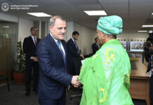 Ceyhun Bayramov BMT-nin Nayrobi ofisinin baş direktoru ilə görüşüb İyunun 3-də Azərbaycan Respublikasının xarici işlər naziri Ceyhun Bayramov Keniya Respublikasına rəsmi səfəri çərçivəsində BMT-nin Nayrobi ofisinin baş direktoru Zeynəb Hava Banqura ilə görüşüb