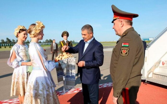 Azərbaycanın müdafiə naziri general-polkovnik Zakir Həsənov Belarusa rəsmi səfər edib