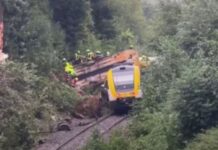 Almaniyada sərnişin qatarı relsdən çıxıb, xeyli sayda yaralı var Almaniyada sərnişin qatarı relsdən çıxıb