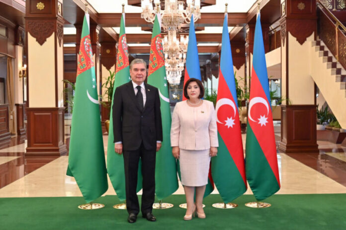 Türkmənistan Xalq Məsləhətinin sədri Qurbanqulu Berdiməhəmmədov və Milli Məclisin sədri Sahibə Qafarova