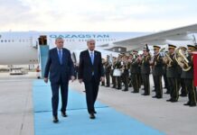 Ankarada hava limanında Qazaxıstan və Türkiyə prezidentləri arasında qısa söhbət olub Ankara hava limanında Qazaxıstan Prezidenti Kasım-Jomart Tokayev və Türkiyə lideri Rəcəb Tayyib Ərdoğan arasında qısa söhbət olub