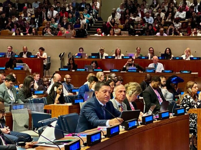 Azərbaycan Respublikasının Dayanıqlı İnkişaf üzrə Milli Əlaqələndirmə Şurasının katibi, İqtisadiyyat Nazirliyinin şöbə müdiri Hüseyn Hüseynov