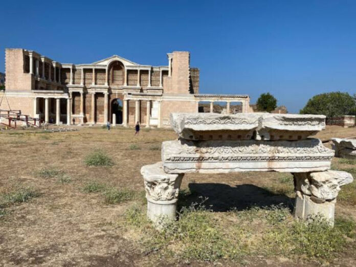 Türkiyənin Manisa vilayətinin Salihli rayonunda yerləşən “Sardes” antik şəhəri və “Min Təpələr Lidya” abidələri UNESCO-nun Dünya İrs Siyahısına daxil edilib