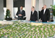 İlham Əliyev və Qurbanqulu Berdiməhəmmədov “Sea Breeze”də olublar İlham Əliyev və Qurbanqulu Berdiməhəmmədov “Sea Breeze”də