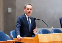 Niderlandın XİN rəhbəri hökumət daxilində fikir ayrılıqlarına görə istefa verib Kaspar Veldkamp