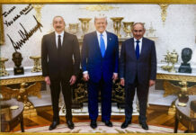 Prezident İlham Əliyev Amerika Birləşmiş Ştatlarının Prezidenti Donald Trampın hədiyyəsinə görə ona təşəkkür edib Prezident İlham Əliyev Amerika Birləşmiş Ştatlarının Prezidenti Donald Trampın hədiyyəsinə görə ona təşəkkür edib