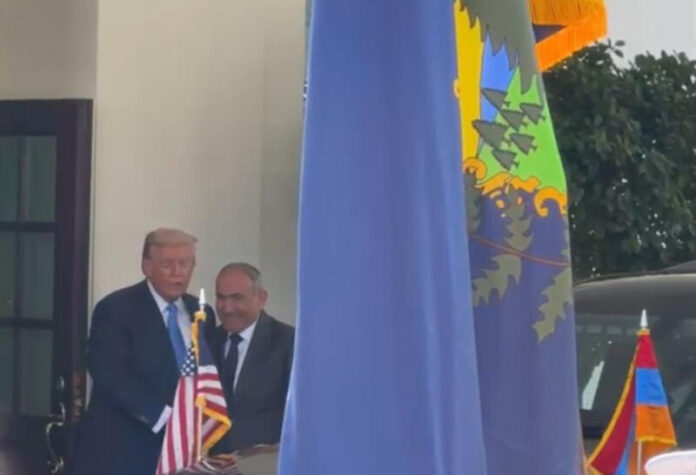 Avqustun 8-də ABŞ Prezidenti Donald Tramp Ermənistanın baş naziri Nikol Paşinyanı Ağ evin önündə qarşılayıb