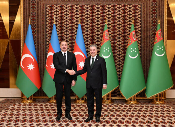 Avqustun 22-də Türkmənbaşı şəhərində Azərbaycan Respublikasının Prezidenti İlham Əliyevin Türkmənistan Xalq Məsləhətinin sədri Qurbanqulu Berdiməhəmmədov ilə təkbətək görüşü olub