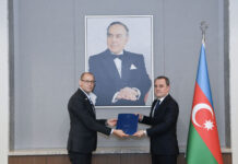 Xarici işlər naziri Ceyhun Bayramov İsrailin yeni səfiri ilə görüşüb Avqustun 1-də xarici işlər naziri Ceyhun Bayramov İsrailin Azərbaycanda yeni təyin olunmuş fövqəladə və səlahiyyətli səfiri Ronen Krausla görüşüb