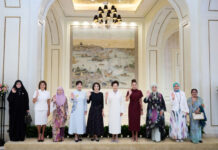 Birinci xanım Mehriban Əliyeva “ŞƏT plyus” formatında görüşə qatılan dövlət və hökumət başçılarının xanımları ilə birlikdə gəmi gəzintisində iştirak edib Birinci xanım Mehriban Əliyeva “ŞƏT plyus” formatında görüşə qatılan dövlət və hökumət başçılarının xanımları ilə birlikdə gəmi gəzintisində iştirak edib