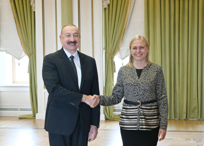 Azərbaycan Respublikasının Prezidenti İlham Əliyev oktyabrın 15-də ATƏT-in fəaliyyətdə olan sədri, Finlandiya Respublikasının xarici işlər naziri Elina Valtonenin başçılıq etdiyi nümayəndə heyətini qəbul edib