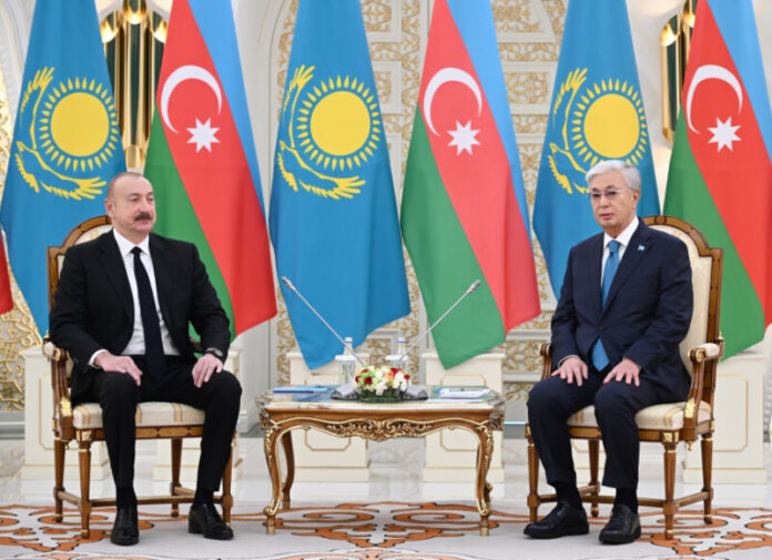 Oktyabrın 21-də Astanada Azərbaycan Respublikasının Prezidenti İlham Əliyevin Qazaxıstan Respublikasının Prezidenti Kasım-Jomart Tokayev ilə təkbətək görüşü olub