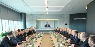 Mikayıl Cabbarov İstanbul Sənaye Palatasının nümayəndə heyəti ilə görüşüb İqtisadiyyat naziri Mikayıl Cabbarov İstanbul Sənaye Palatasının (İSO) İdarə Heyətinin sədri Erdal Bahçıvanın rəhbərlik etdiyi nümayəndə heyəti ilə görüşüb