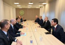 Azərbaycan Prezidenti İlham Əliyevin Kopenhagendə Fransa Prezidenti ilə görüşü olub Azərbaycan Respublikasının Prezidenti İlham Əliyevin oktyabrın 2-də Kopenhagendə Fransa Respublikasının Prezidenti Emmanuel Makron ilə görüşü olub