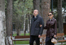 Prezident İlham Əliyev və birinci xanım Mehriban Əliyeva Bakının Nərimanov rayonunda salınan yeni parkın açılışında iştirak ediblər Prezident İlham Əliyev və birinci xanım Mehriban Əliyeva Bakının Nərimanov rayonunda salınan yeni parkın açılışında iştirak ediblər