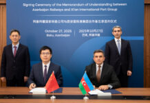 Azərbaycan və Çin Orta Dəhliz üzrə tranzit yükdaşımaların həcminin artırılması ilə bağlı əməkdaşlığı inkişaf etdirmək üçün razılaşıb “AZCON Holding”in şirkətlərindən olan “Azərbaycan Dəmir Yolları” QSC-nin (ADY) sədri Rövşən Rüstəmov Çin Xalq Respublikasının Sian şəhərinin meri Ye Niu Pinin başçılıq etdiyi nümayəndə heyəti ilə görüş keçirib