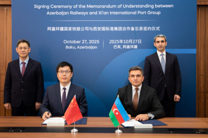 “AZCON Holding”in şirkətlərindən olan “Azərbaycan Dəmir Yolları” QSC-nin (ADY) sədri Rövşən Rüstəmov Çin Xalq Respublikasının Sian şəhərinin meri Ye Niu Pinin başçılıq etdiyi nümayəndə heyəti ilə görüş keçirib