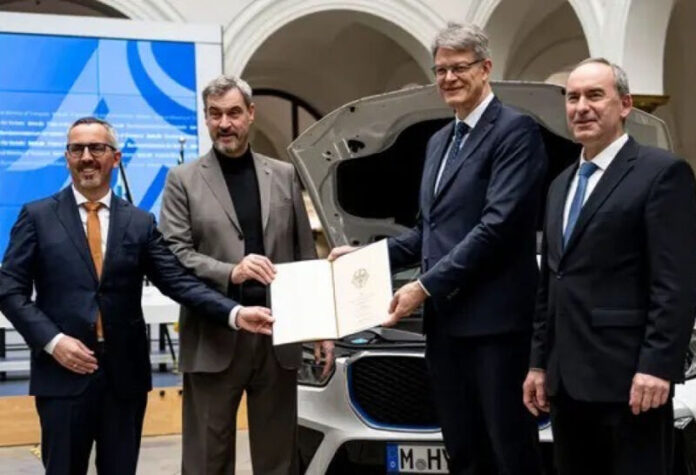 BMW hidrogen mühərrikli modellərin istehsalı üçün 273 milyon avro dövlət dəstəyi alıb