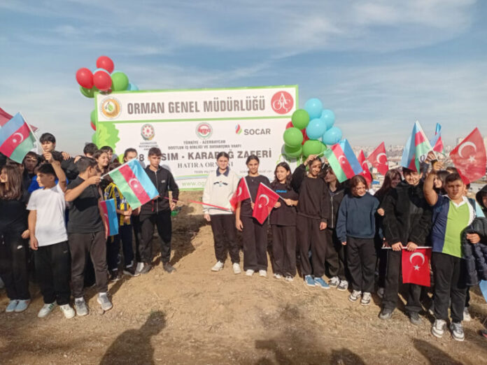 Ankara şəhərinin Batıkent rayonunda 8 Noyabr - Zəfər Günü Xatirə Xiyabanı