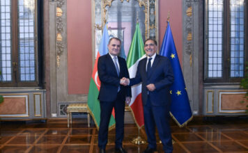 Ceyhun Bayramov İtaliya Senatının sədri ilə görüşüb Xarici işlər naziri Ceyhun Bayramov İtaliya Respublikasına rəsmi səfəri çərçivəsində İtaliya Senatının sədri İqnasio La Russa ilə görüşüb