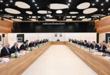 Zəngilan şəhərində Əlaqələndirmə Qərargahının 5 illik fəaliyyətinə həsr olunmuş iclas keçirilib Azərbaycan Respublikası Prezidenti Administrasiyasının və Azərbaycan Respublikasının işğaldan azad edilmiş ərazilərində məsələlərin mərkəzləşdirilmiş qaydada həlli ilə bağlı Əlaqələndirmə Qərargahının rəhbəri Samir Nuriyevin sədrliyi ilə Zəngilan şəhərində Qərargahın 5 illik fəaliyyətinə həsr olunmuş iclası keçirilib