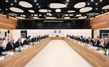 Zəngilan şəhərində Əlaqələndirmə Qərargahının 5 illik fəaliyyətinə həsr olunmuş iclas keçirilib Azərbaycan Respublikası Prezidenti Administrasiyasının və Azərbaycan Respublikasının işğaldan azad edilmiş ərazilərində məsələlərin mərkəzləşdirilmiş qaydada həlli ilə bağlı Əlaqələndirmə Qərargahının rəhbəri Samir Nuriyevin sədrliyi ilə Zəngilan şəhərində Qərargahın 5 illik fəaliyyətinə həsr olunmuş iclası keçirilib