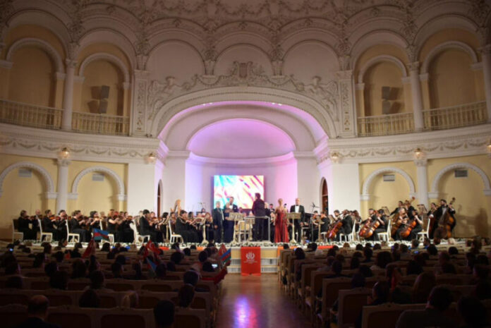 Filarmoniyada Azərbaycan-Türkiyə qardaşlığına həsr olunan musiqi axşamı Filarmoniyada Azərbaycan-Türkiyə qardaşlığına həsr olunan musiqi axşamı