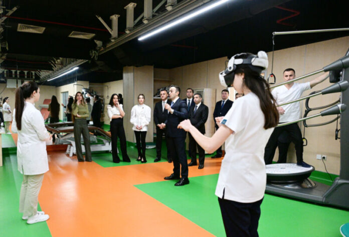 Yeni Klinikada Yeni Robotik Reabilitasiya və Sümük İliyi Transplantasiyası mərkəzlərinin açılış mərasimi olub Yeni Klinikada Yeni Robotik Reabilitasiya və Sümük İliyi Transplantasiyası mərkəzlərinin açılış mərasimi olub