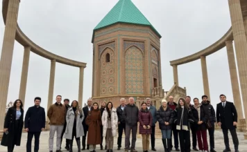 Britaniyanın Azərbaycan üzrə ticarət elçisi Naxçıvanda səfərdədir Böyük Britaniyanın Azərbaycan və Mərkəzi Asiya üzrə ticarət elçisi, Lordlar Palatasının üzvü lord Con Alderdays Naxçıvan Muxtar Respublikasında səfərdə