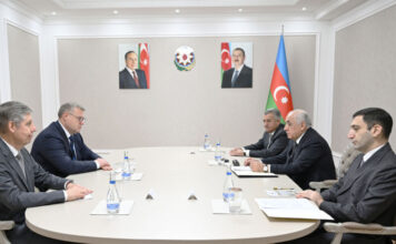 Baş nazir Əli Əsədov Rusiyanın Həştərxan vilayətinin qubernatoru ilə görüşüb Dekabrın 16-da Azərbaycan Respublikasının Baş naziri Əli Əsədov ölkəmizdə səfərdə olan Rusiya Federasiyasının Həştərxan vilayətinin qubernatoru İqor Babuşkinlə görüşüb