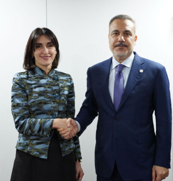 ATƏT-in Nazirlər Şurasının 32-ci iclası çərçivəsində Gürcüstanın xarici işlər naziri Maka Boçorişvili Türkiyə Respublikasının xarici işlər naziri Hakan Fidanla görüşüb ATƏT-in Nazirlər Şurasının 32-ci iclası çərçivəsində Gürcüstanın xarici işlər naziri Maka Boçorişvili Türkiyə Respublikasının xarici işlər naziri Hakan Fidanla görüşüb