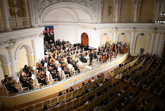 M.Maqomayev adına Azərbaycan Dövlət Akademik Filarmoniya M.Maqomayev adına Azərbaycan Dövlət Akademik Filarmoniya