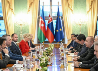 Bratislavada Azərbaycan Prezidenti İlham Əliyevin Slovakiya Prezidenti ilə geniş tərkibdə görüşü olub Bratislavada Azərbaycan Prezidenti İlham Əliyevin Slovakiya Prezidenti ilə geniş tərkibdə görüşü olub
