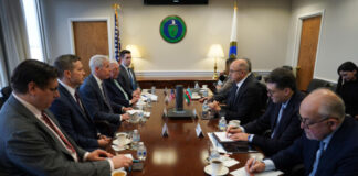 Azərbaycanla ABŞ arasında enerji əməkdaşlığının yeni mərhələyə yüksəldilməsi müzakirə edilib Vaşinqtonda səfərdə olan energetika naziri Pərviz Şahbazov Amerika Birləşmiş Ştatlarının (ABŞ) energetika naziri Kris Rayt, ticarət nazirinin köməkçisi və Xarici Ticarət Xidmətinin baş direktoru Devid L.Foqel və Ağ Evin Milli Enerji Üstünlüyü Şurasının icraçı direktoru Jarrod Agen ilə görüşlər keçirib