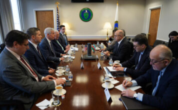 Azərbaycanla ABŞ arasında enerji əməkdaşlığının yeni mərhələyə yüksəldilməsi müzakirə edilib Vaşinqtonda səfərdə olan energetika naziri Pərviz Şahbazov Amerika Birləşmiş Ştatlarının (ABŞ) energetika naziri Kris Rayt, ticarət nazirinin köməkçisi və Xarici Ticarət Xidmətinin baş direktoru Devid L.Foqel və Ağ Evin Milli Enerji Üstünlüyü Şurasının icraçı direktoru Jarrod Agen ilə görüşlər keçirib