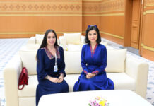 Leyla Əliyeva Özbəkistan Respublikası Prezidenti Administrasiyasının rəhbəri ilə görüşüb Heydər Əliyev Fondunun vitse-prezidenti Leyla Əliyeva Türkmənistanda keçirilən “Müasir cəmiyyətdə qadınların rolu: Dayanıqlı İnkişaf Məqsədlərinə nail olmaq üçün beynəlxalq əməkdaşlığın inkişafı” mövzusundakı beynəlxalq konfrans çərçivəsində dekabrın 10-da Özbəkistan Respublikası Prezidenti Administrasiyasının rəhbəri Saida Mirziyoyeva ilə görüşüb