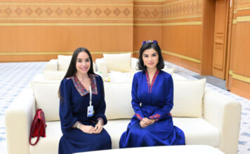 Leyla Əliyeva Özbəkistan Respublikası Prezidenti Administrasiyasının rəhbəri ilə görüşüb Heydər Əliyev Fondunun vitse-prezidenti Leyla Əliyeva Türkmənistanda keçirilən “Müasir cəmiyyətdə qadınların rolu: Dayanıqlı İnkişaf Məqsədlərinə nail olmaq üçün beynəlxalq əməkdaşlığın inkişafı” mövzusundakı beynəlxalq konfrans çərçivəsində dekabrın 10-da Özbəkistan Respublikası Prezidenti Administrasiyasının rəhbəri Saida Mirziyoyeva ilə görüşüb