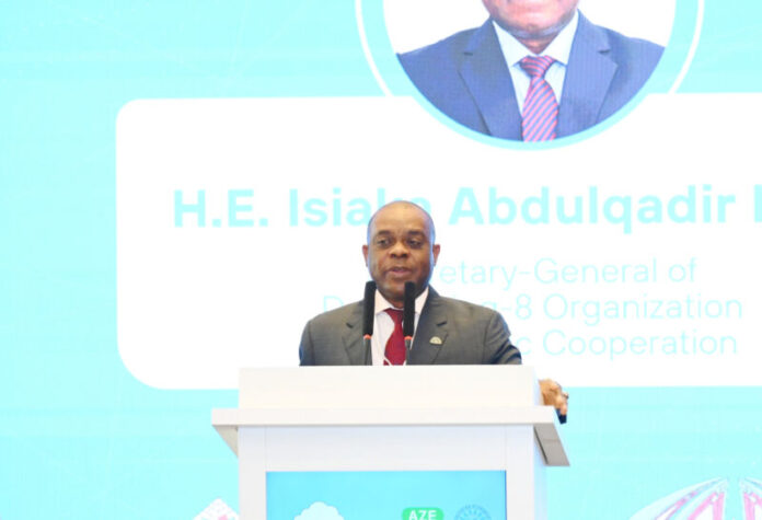 D-8 İqtisadi Əməkdaşlıq Təşkilatının baş katibi İsiaka Abdulqadir İmam D-8 İqtisadi Əməkdaşlıq Təşkilatının baş katibi İsiaka Abdulqadir İmam