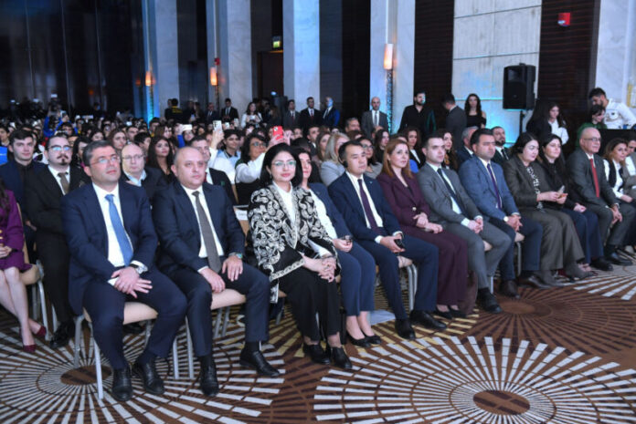 “Rəqəmsallaşma, süni intellekt və media savadlılığı” mövzusunda konfrans