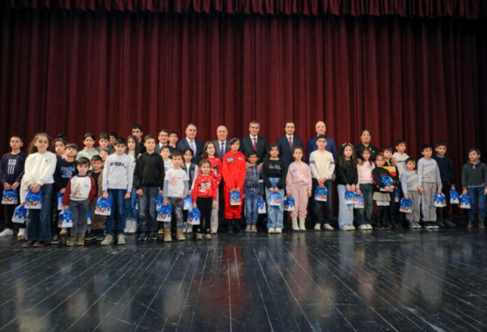 Naxçıvanda sosial qayğıya ehtiyacı olan uşaqlar üçün bayram tədbiri təşkil edilib Naxçıvanda sosial qayğıya ehtiyacı olan uşaqlar üçün bayram tədbiri təşkil edilib