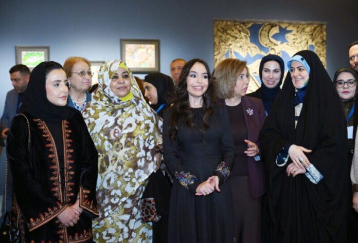 "Rəqəmsal mühitdə uşaqların müdafiəsi: müasir alətlər və beynəlxalq əməkdaşlıq” konfransının iştirakçıları “Mənim dənizlərim, mənim okeanlarım” sərgisini ziyarət ediblər