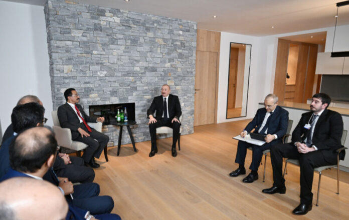 Azərbaycan Respublikasının Prezidenti İlham Əliyev yanvarın 19-da Davosda dünyanın ən böyük liman operatorlarından biri olan “DP World” şirkətlər qrupunun sədri və icraçı direktoru Sultan Əhməd bin Sulaim ilə görüşüb Azərbaycan Respublikasının Prezidenti İlham Əliyev yanvarın 19-da Davosda dünyanın ən böyük liman operatorlarından biri olan “DP World” şirkətlər qrupunun sədri və icraçı direktoru Sultan Əhməd bin Sulaim ilə görüşüb