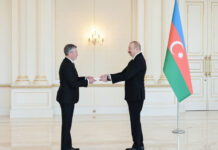 Prezident İlham Əliyev Norveçin ölkəmizdə yeni təyin olunmuş səfirinin etimadnaməsini qəbul edib Azərbaycan Respublikasının Prezidenti İlham Əliyev yanvarın 30-da Norveç Krallığının ölkəmizdə yeni təyin olunmuş fövqəladə və səlahiyyətli səfiri Andreas Qaarderi qəbul edib
