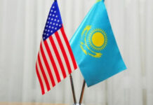 Astana ilə Vaşinqton neft-qaz və kömür sahələrində əməkdaşlığı müzakirə edib ABŞ və Qazaxıstan bayraqları