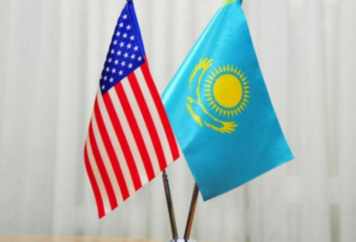 ABŞ və Qazaxıstan bayraqları ABŞ və Qazaxıstan bayraqları